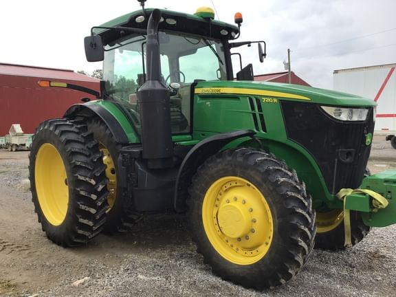 2019 John Deere 7210R Equipment Image0