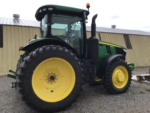 Image of John Deere 7210R equipment image 4