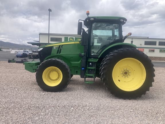 Image of John Deere 7230R equipment image 1