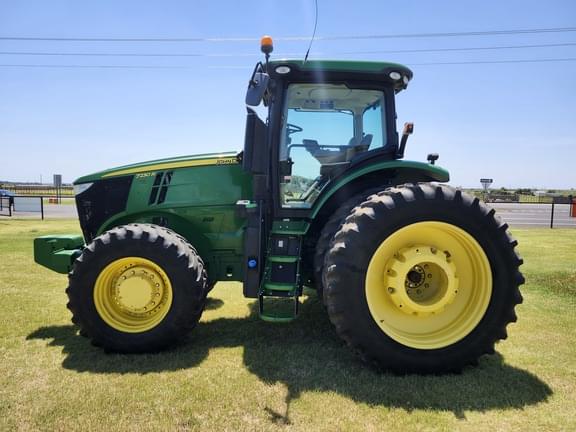 Image of John Deere 7230R equipment image 1