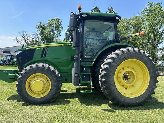 Image of John Deere 7230R equipment image 1