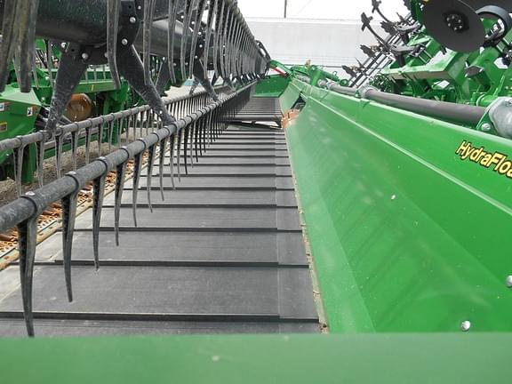 Image of John Deere 735D equipment image 4