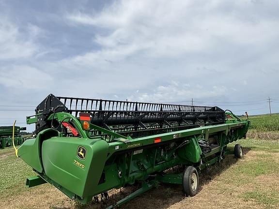 Image of John Deere 735FD equipment image 3