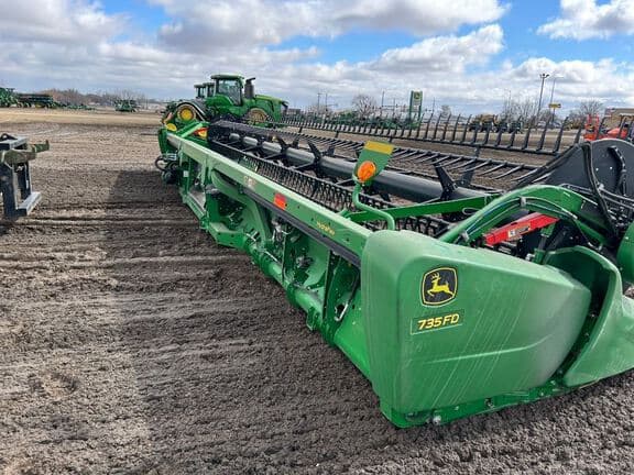 Image of John Deere 735FD equipment image 2