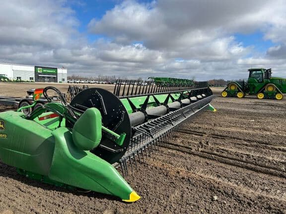 Image of John Deere 735FD equipment image 3