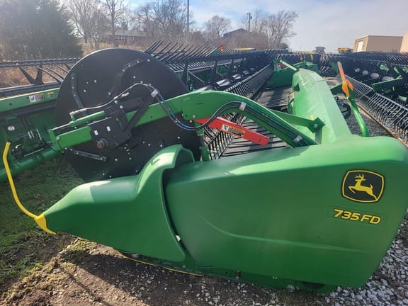 2019 John Deere 735FD Equipment Image0