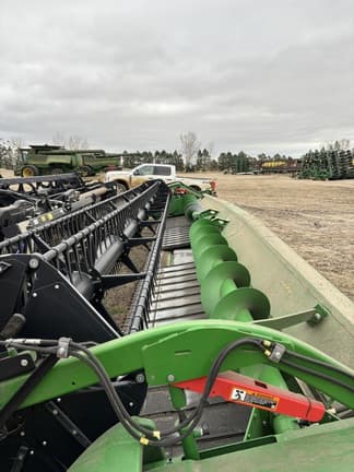 Image of John Deere 735FD equipment image 4