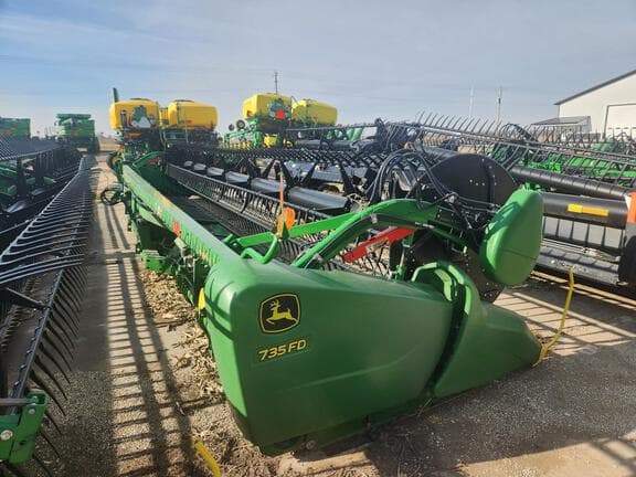 Image of John Deere 735FD equipment image 2