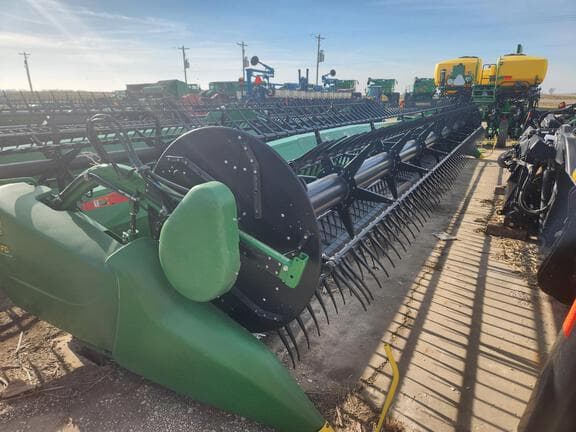 Image of John Deere 735FD equipment image 3