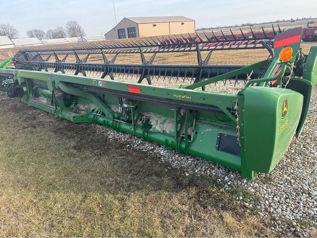 Image of John Deere 735FD equipment image 2