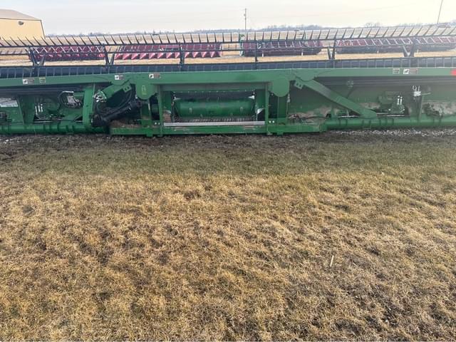 Image of John Deere 735FD equipment image 3