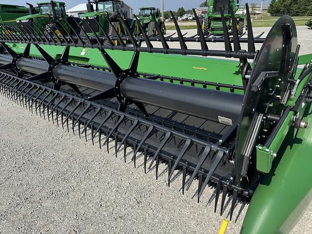Image of John Deere 735FD equipment image 4