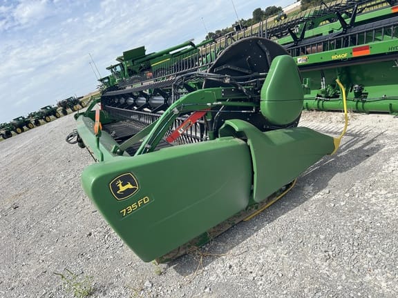 2019 John Deere 735FD Equipment Image0