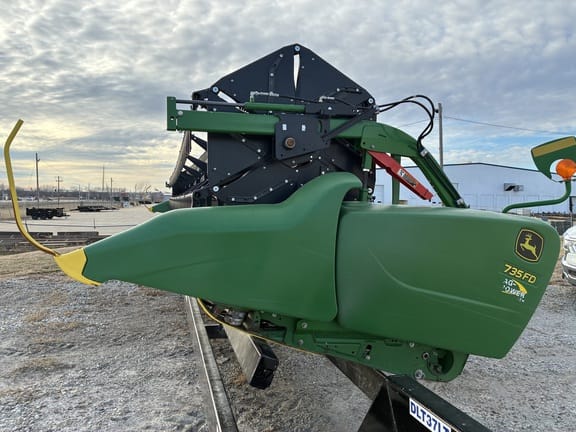 2019 John Deere 735FD Equipment Image0