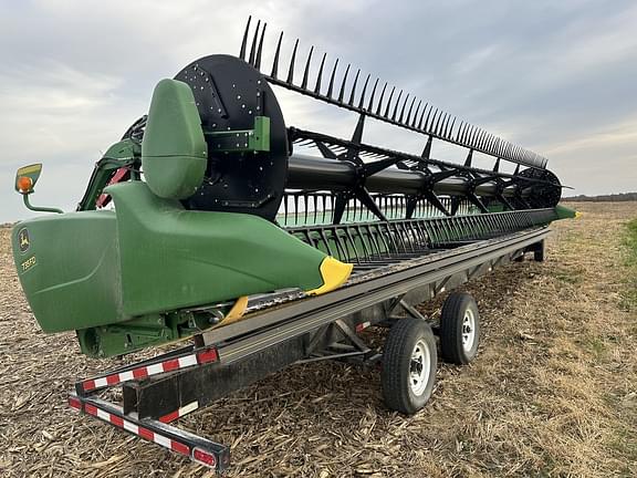 Image of John Deere 735FD equipment image 1