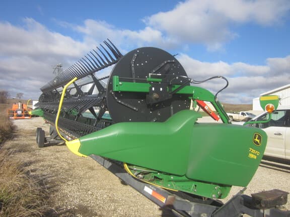 Image of John Deere 735FD equipment image 1