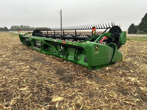 Image of John Deere 735FD Image 1