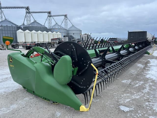 Image of John Deere 735FD equipment image 1