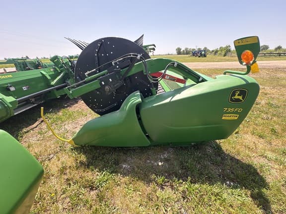 Image of John Deere 735FD equipment image 1