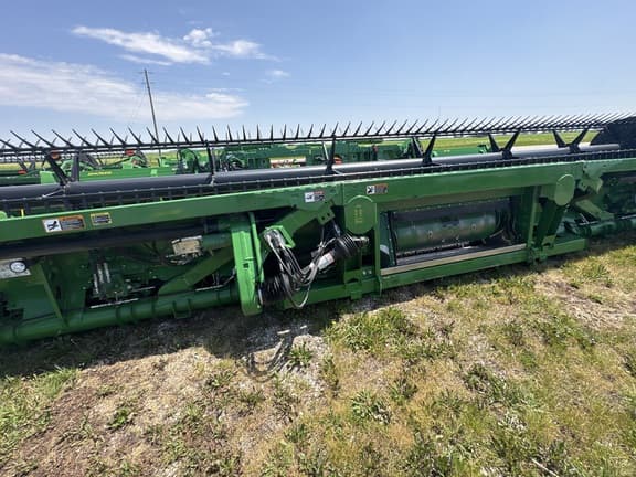 Image of John Deere 735FD equipment image 3