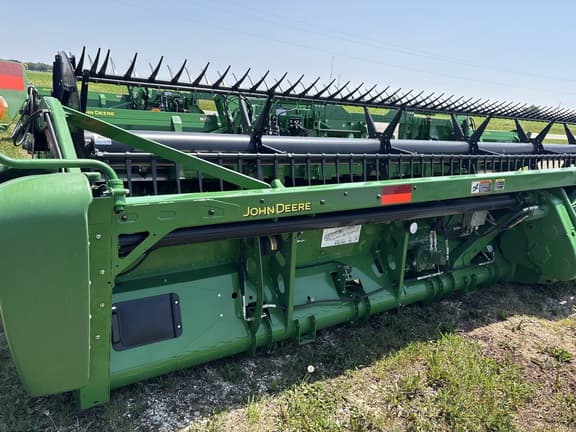 Image of John Deere 735FD equipment image 2