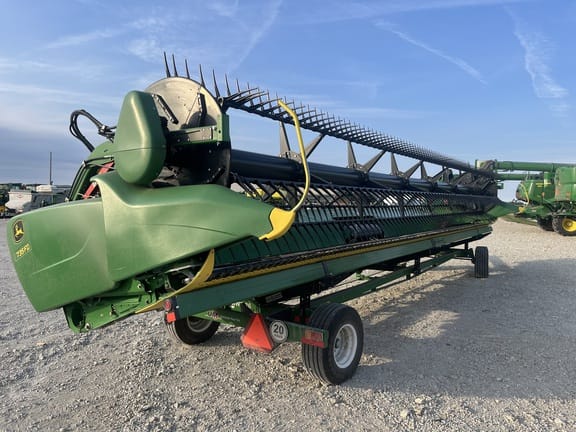 2019 John Deere 735FD Equipment Image0