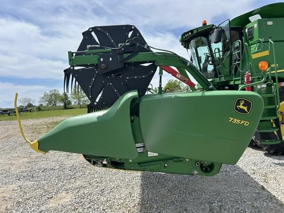 Image of John Deere 735FD equipment image 2