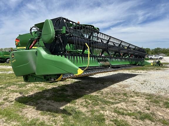 Image of John Deere 735FD equipment image 4