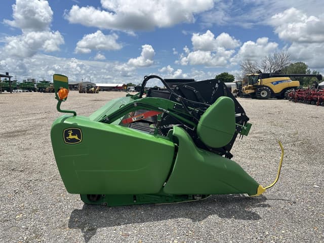 Image of John Deere 735FD equipment image 3