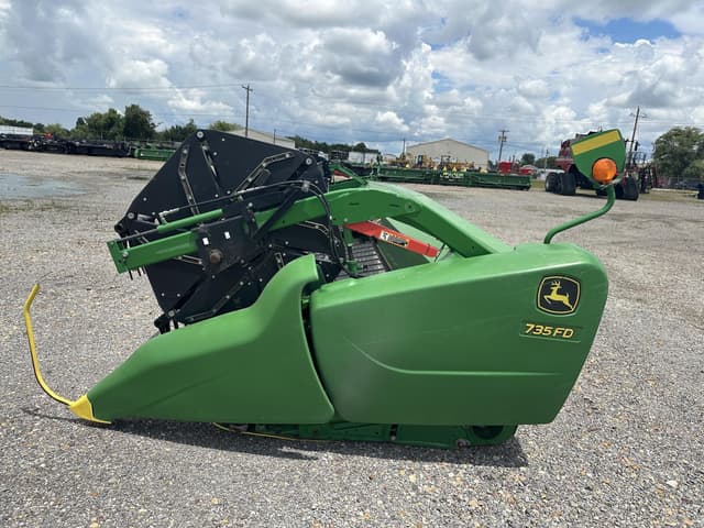 Image of John Deere 735FD equipment image 2