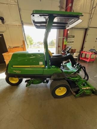 Image of John Deere 7400A equipment image 3