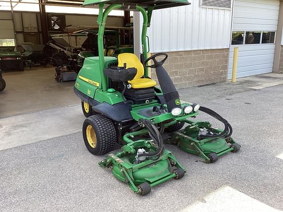 Image of John Deere 7400A equipment image 3