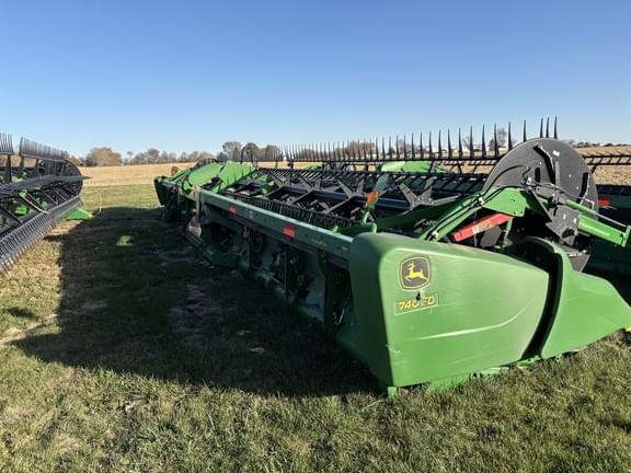 Image of John Deere 740FD equipment image 4