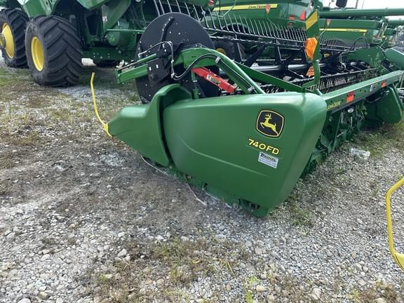 Image of John Deere 740FD equipment image 1
