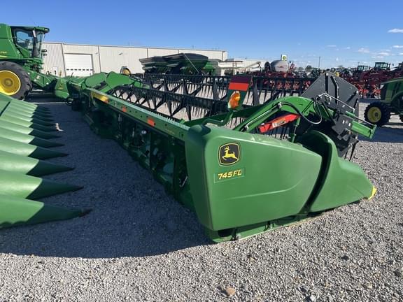 Image of John Deere 745FD equipment image 2