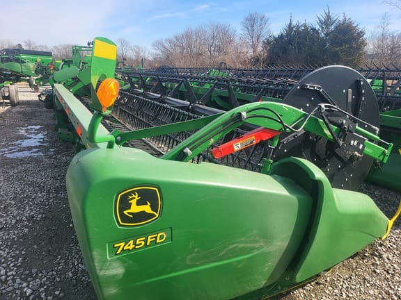 2019 John Deere 745FD Equipment Image0