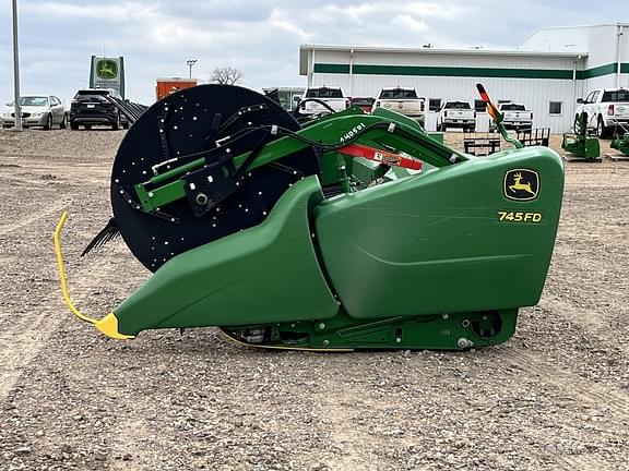 Image of John Deere 745FD equipment image 3