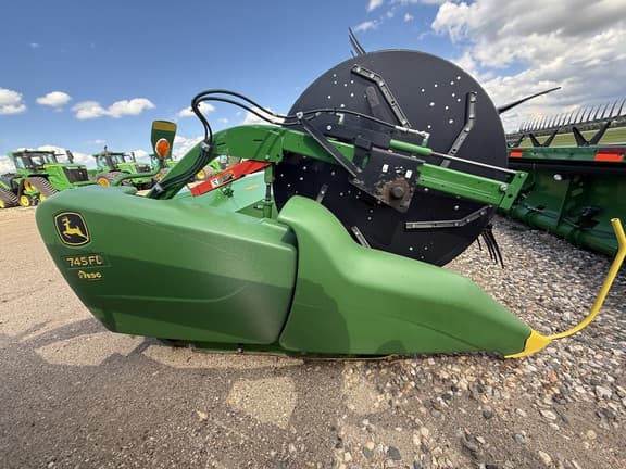 Image of John Deere 745FD equipment image 3