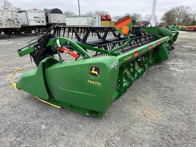 Image of John Deere 745FD equipment image 2