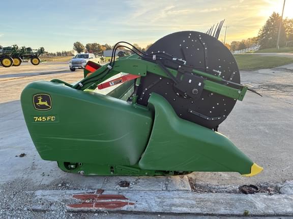 Image of John Deere 745FD equipment image 3