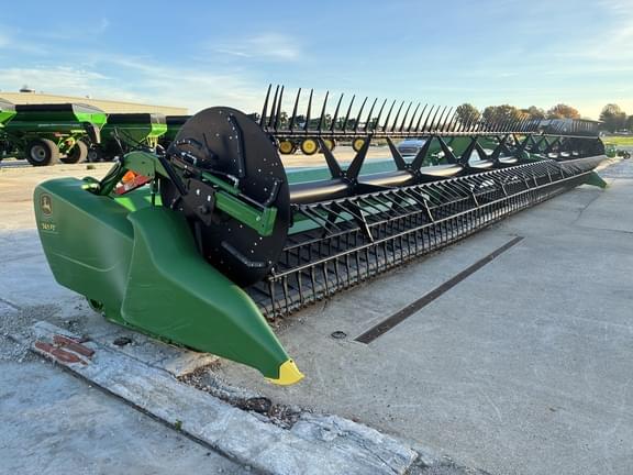 Image of John Deere 745FD equipment image 2