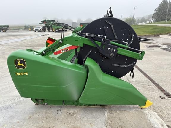Image of John Deere 745FD equipment image 3