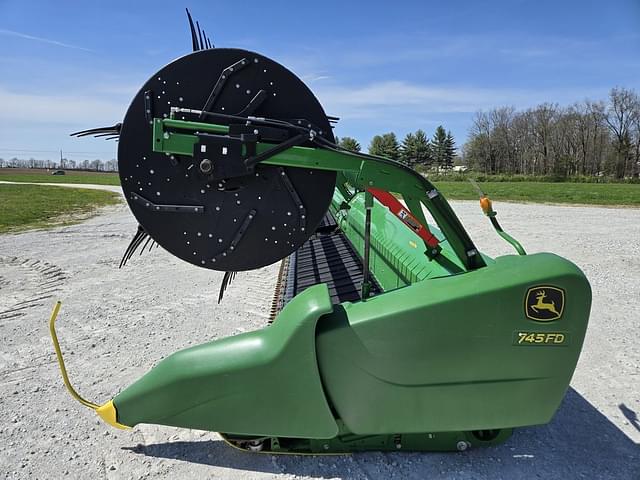 Image of John Deere 745FD equipment image 2