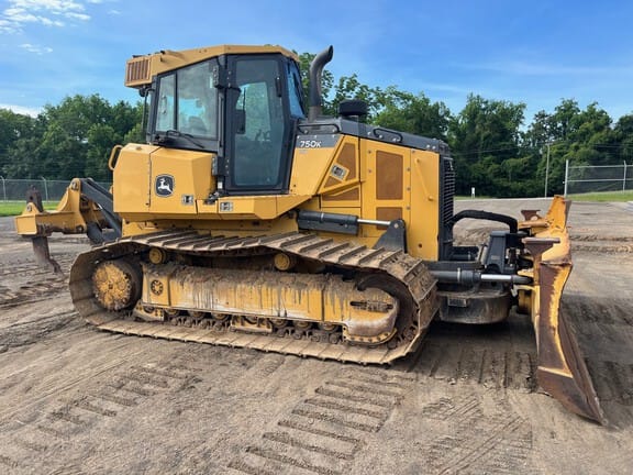 2019 John Deere 750K Equipment Image0