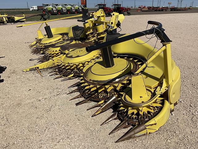 Image of John Deere 770 equipment image 1