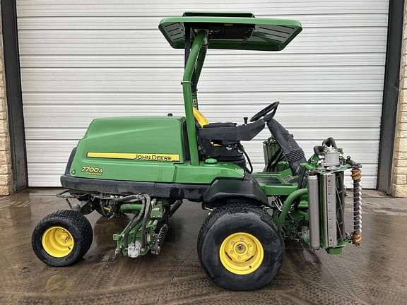 Image of John Deere 7700A equipment image 1