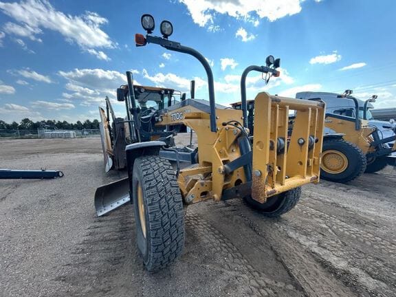 2019 John Deere 770G Equipment Image0