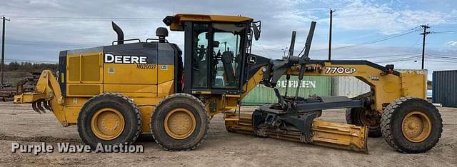 Image of John Deere 770G equipment image 3