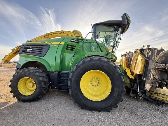 Image of John Deere 772 equipment image 2