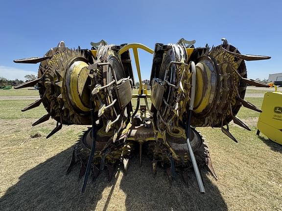 Image of John Deere 772 equipment image 1